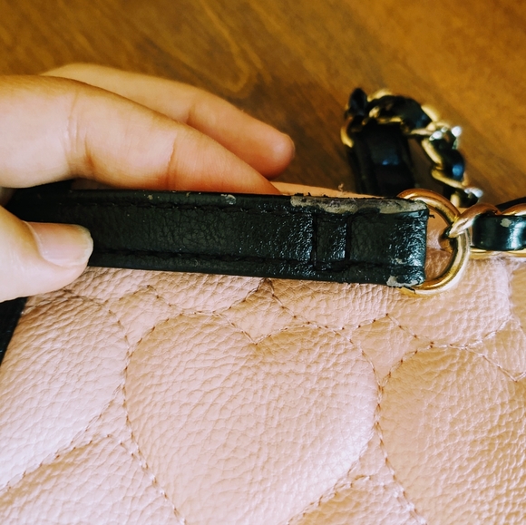 Betsey Johnson mini crossbody bag, heart quilting - Picture 5 of 6